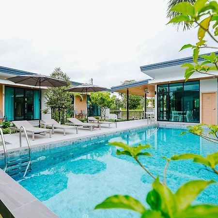 Cheeva Pool Villa Khao Lak Exteriör bild