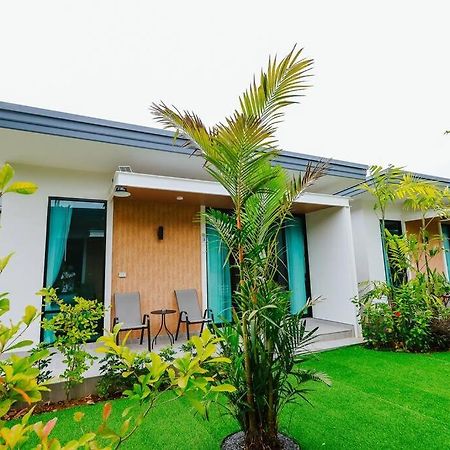 Cheeva Pool Villa Khao Lak Exteriör bild