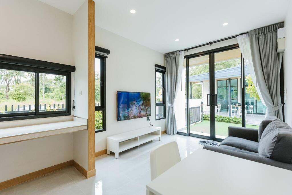 Cheeva Pool Villa Khao Lak Exteriör bild