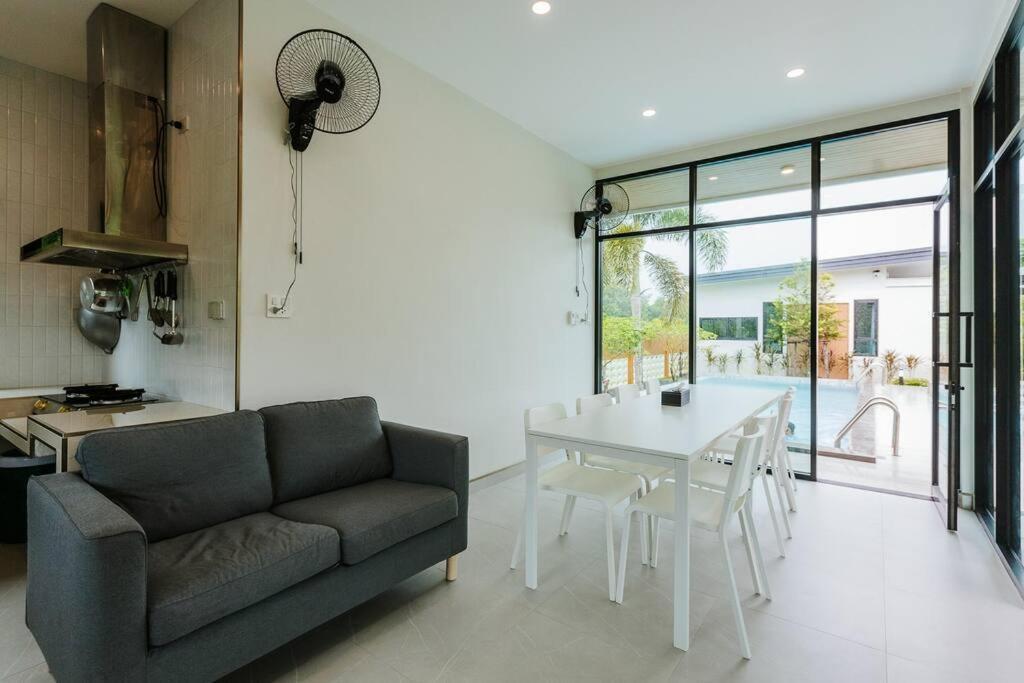 Cheeva Pool Villa Khao Lak Exteriör bild