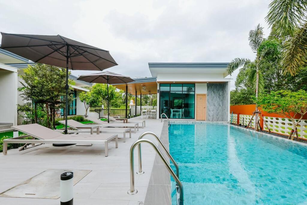 Cheeva Pool Villa Khao Lak Exteriör bild