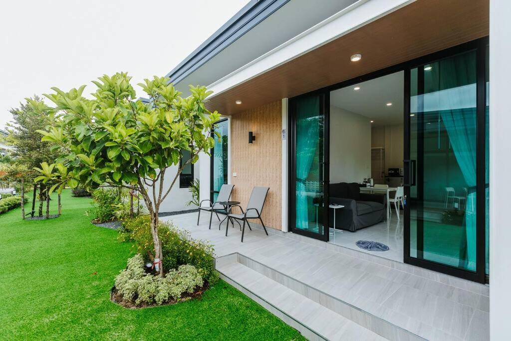 Cheeva Pool Villa Khao Lak Exteriör bild